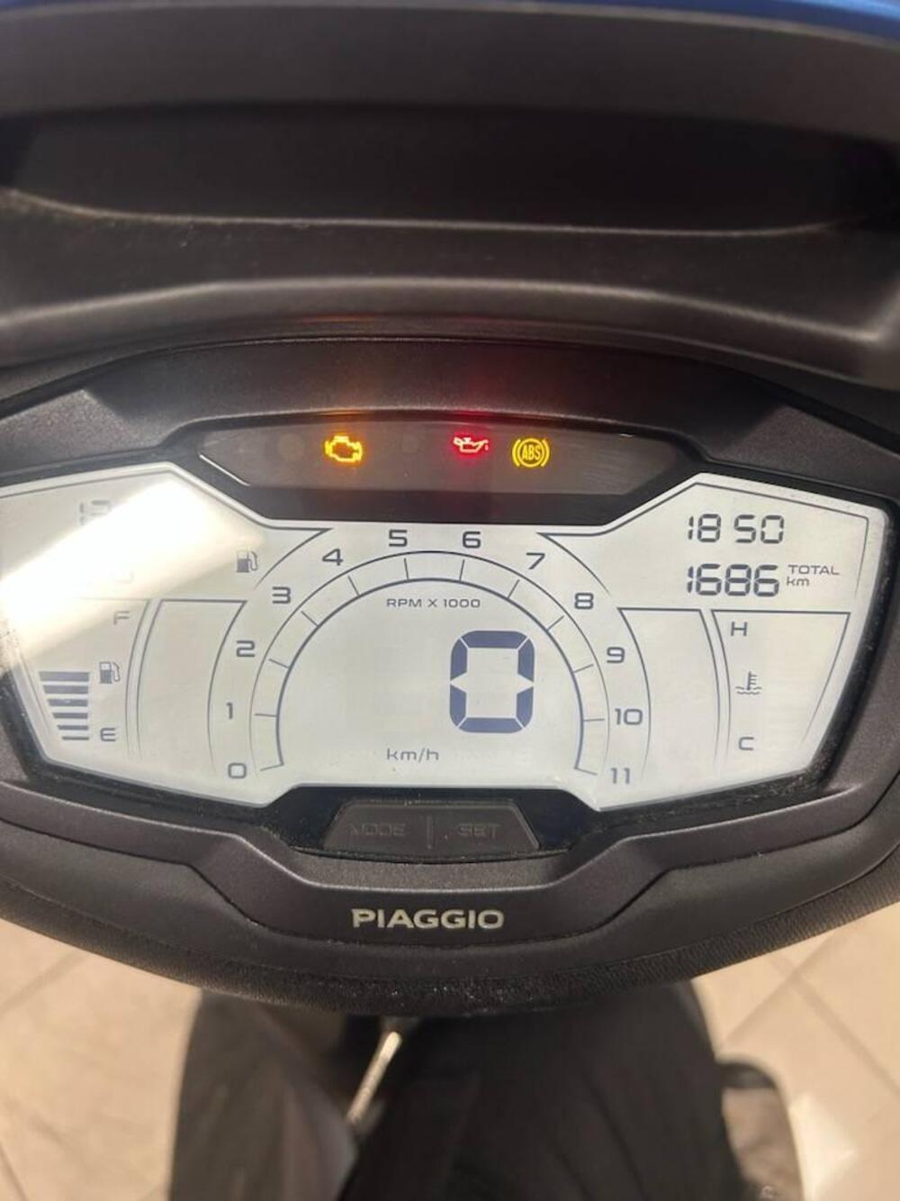 Piaggio Beverly 400 (2025 - 26) (5)