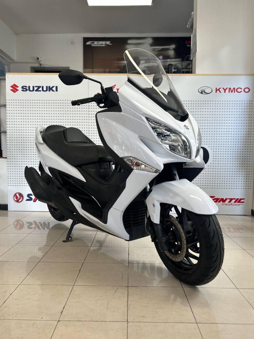 Suzuki Burgman AN 400 (2017 - 20) (2)