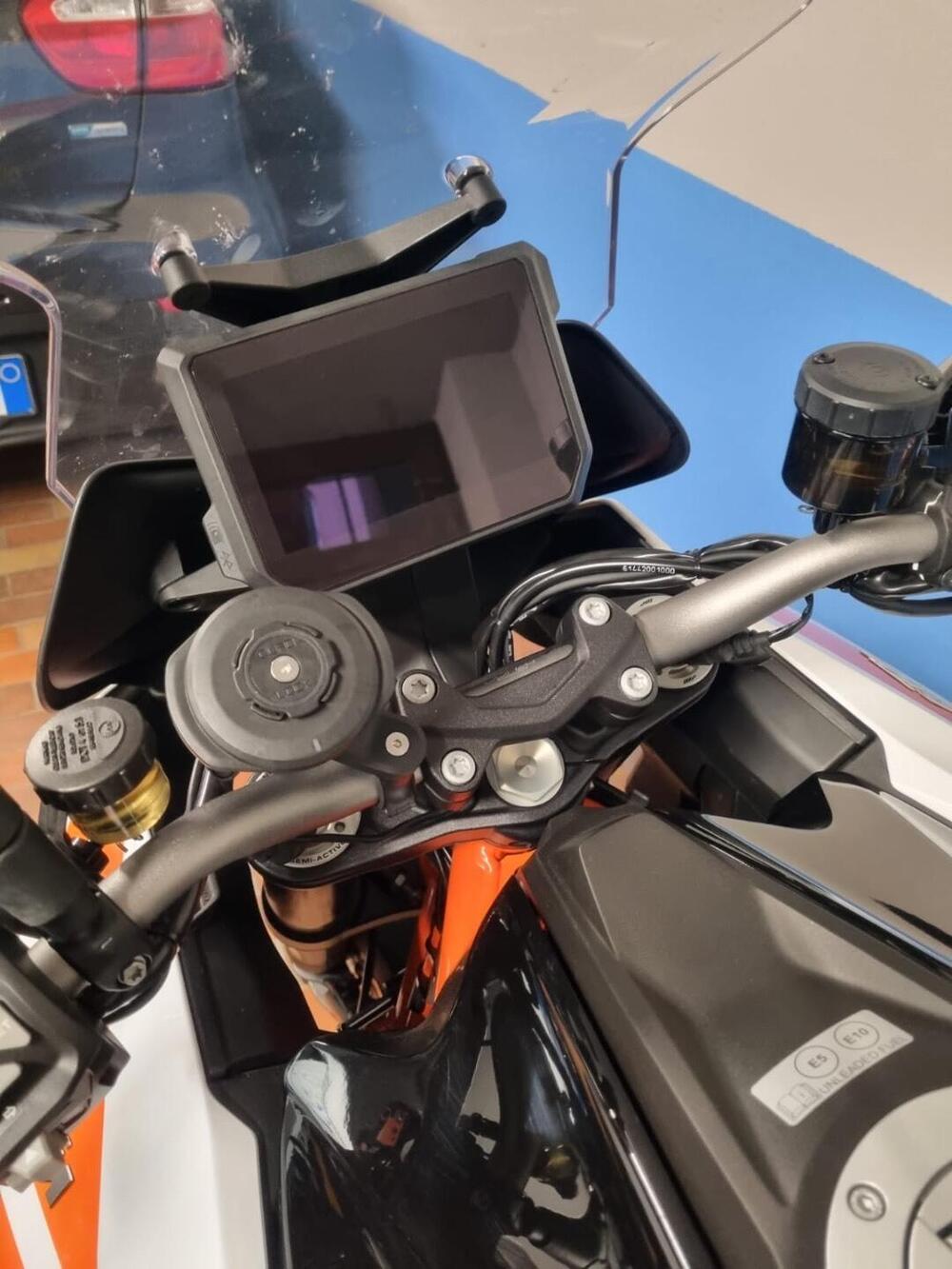 KTM 1290 Super Duke GT (2022 - 25) (4)