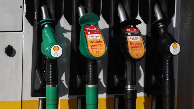 Carburanti alle stelle: Codacons chiede il taglio delle accise, governo indaga