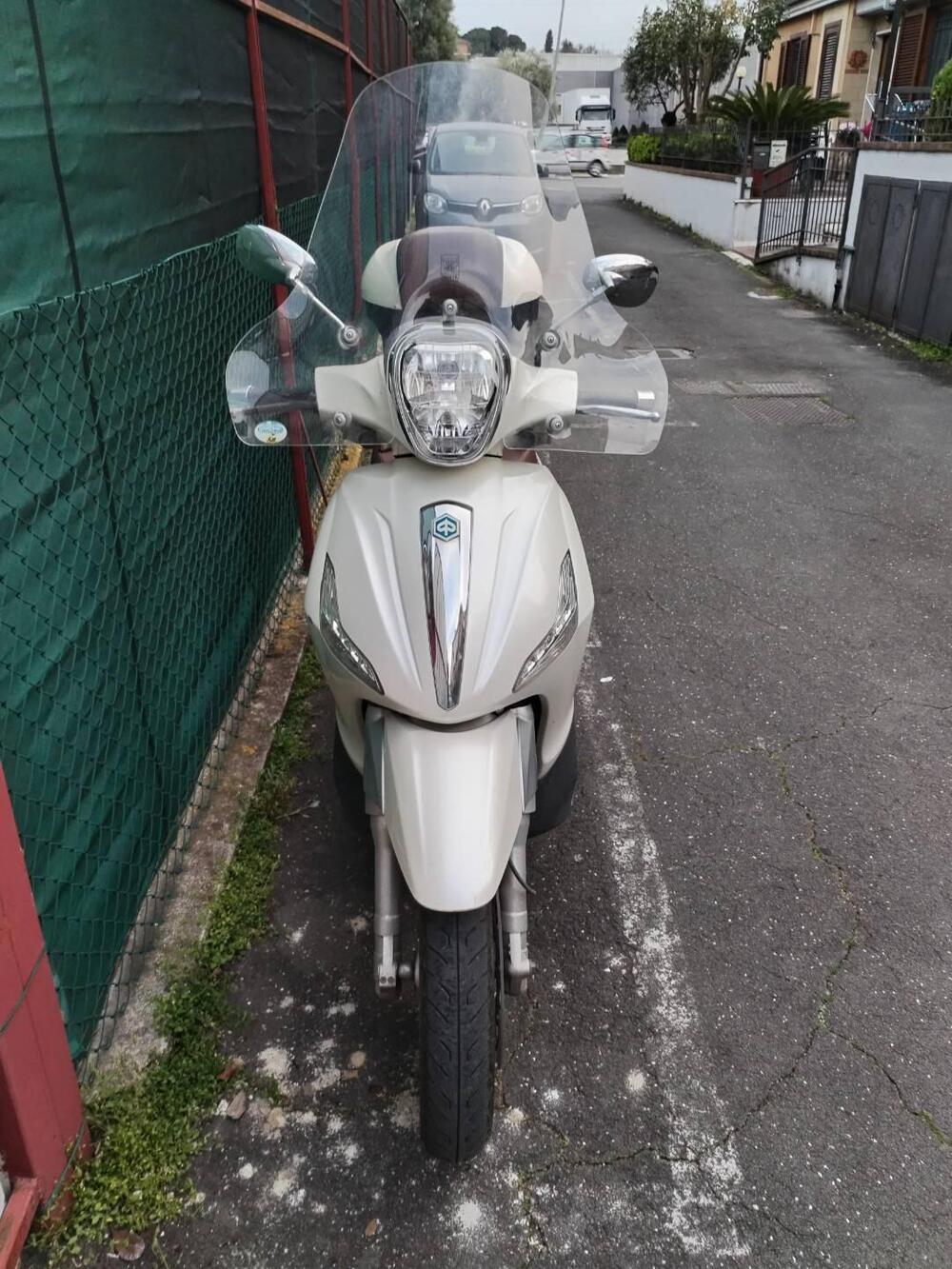 Piaggio Beverly 300 i.e. (2010 - 16) (2)