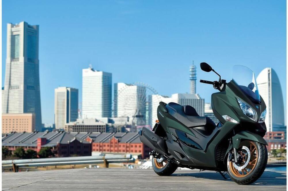 Suzuki Burgman 400 (2022 - 24) (2)