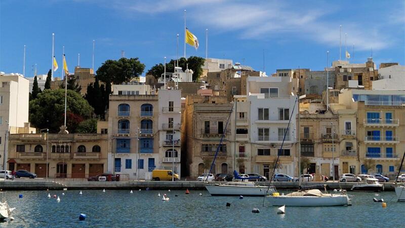 25 mila euro se rinunci alla patente per cinque anni. Lo faresti?