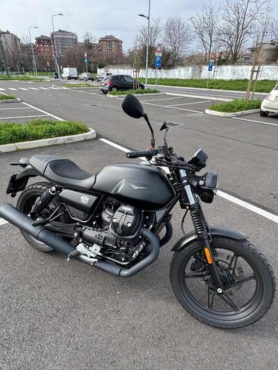 Moto Guzzi V7 850 Stone Special Abs (2021) usata