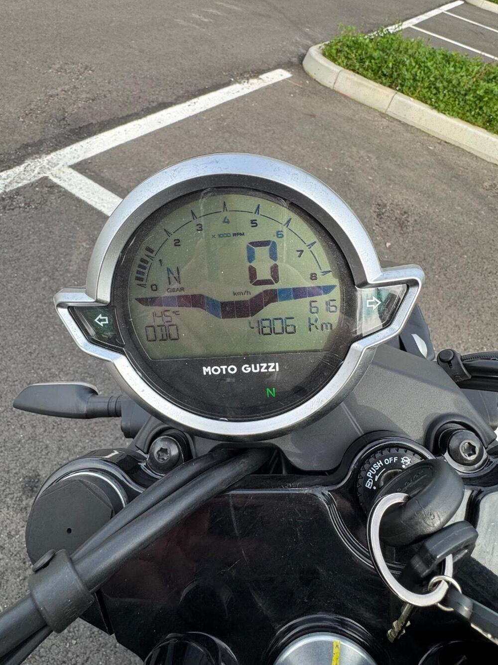 Moto Guzzi V7 850 Stone Special Abs (2021) (3)