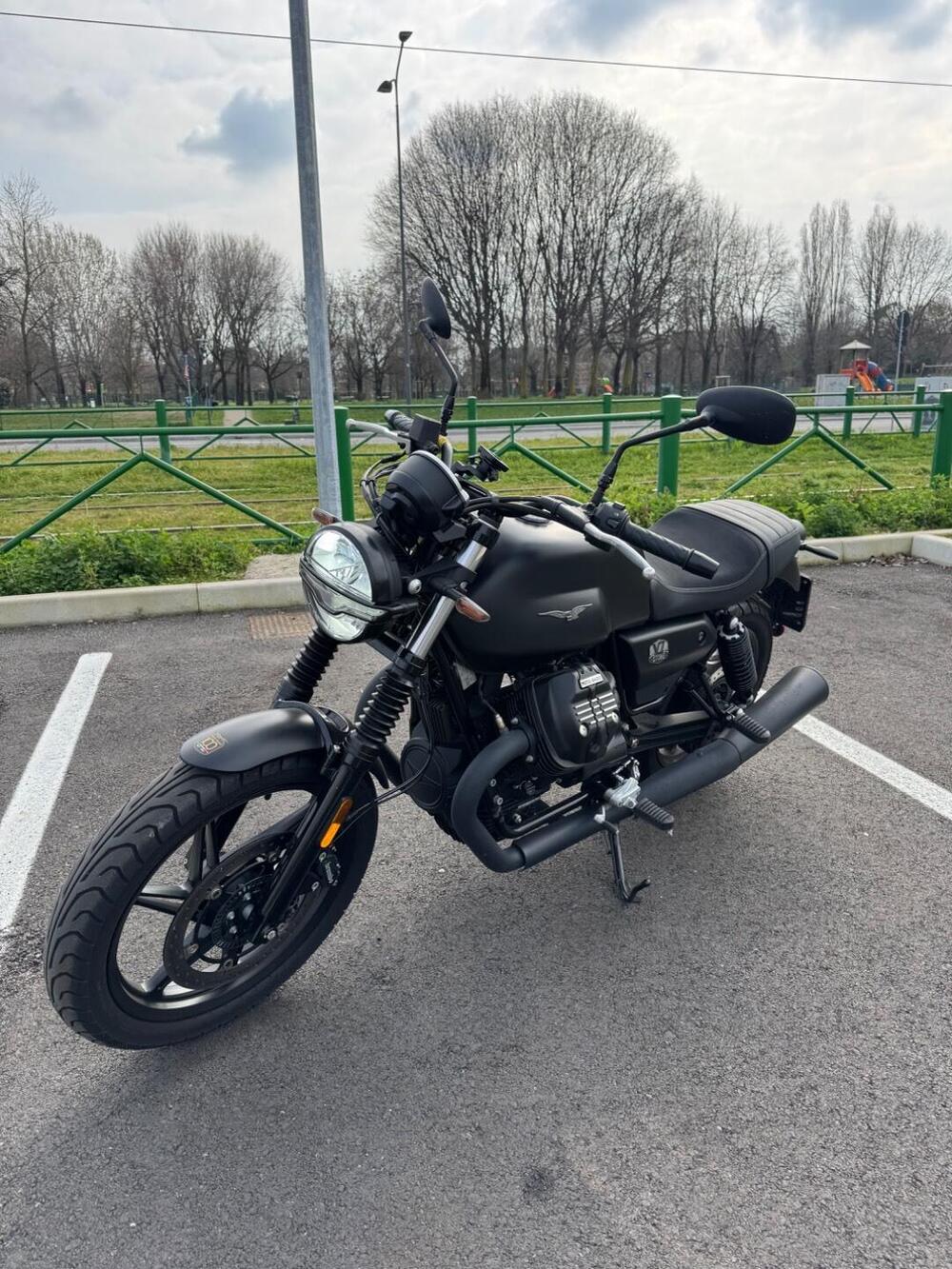 Moto Guzzi V7 850 Stone Special Abs (2021) (4)