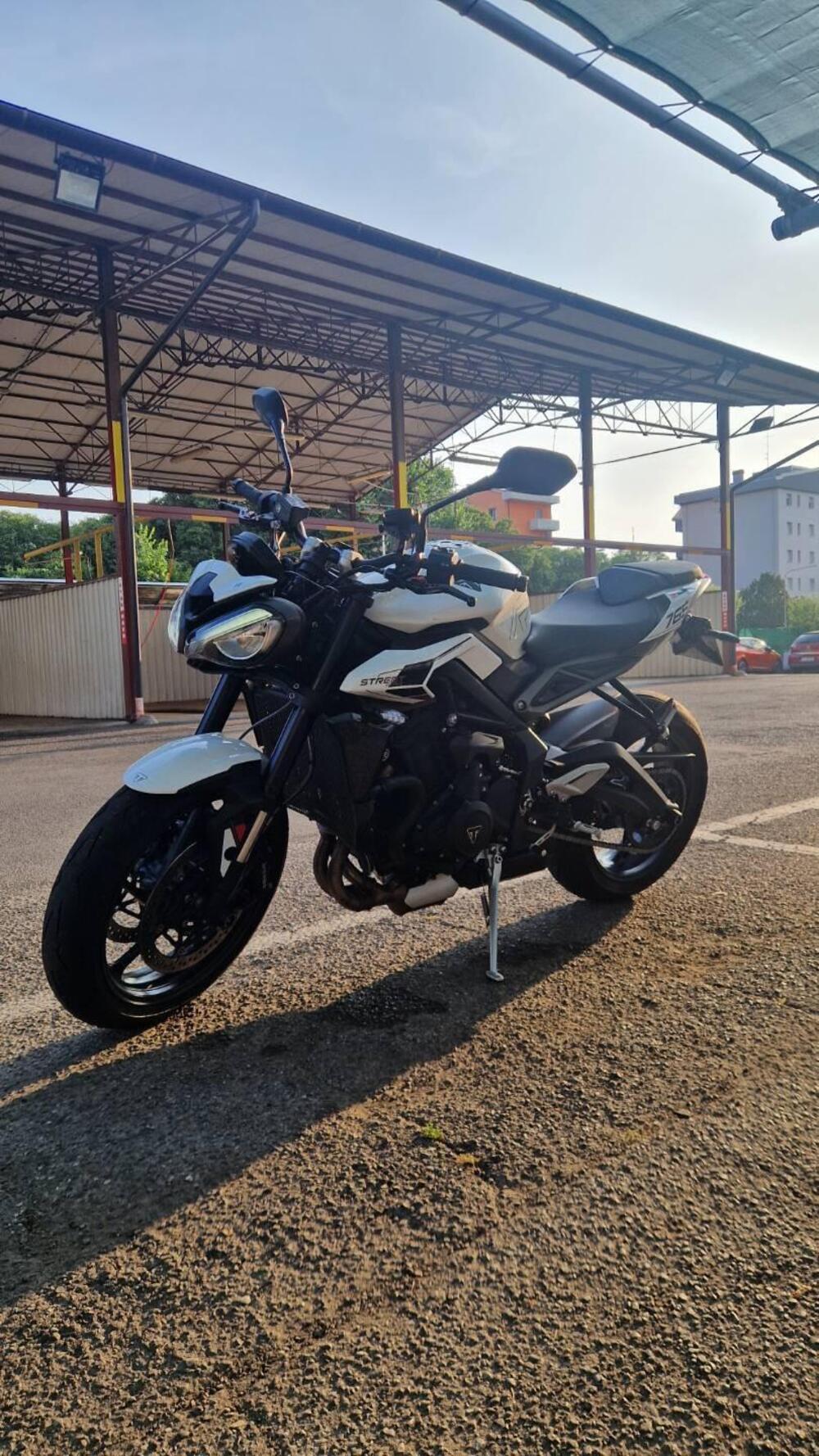 Triumph Street Triple 765 R (2023 - 26) (6)