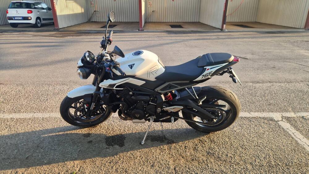 Triumph Street Triple 765 R (2023 - 26) (7)