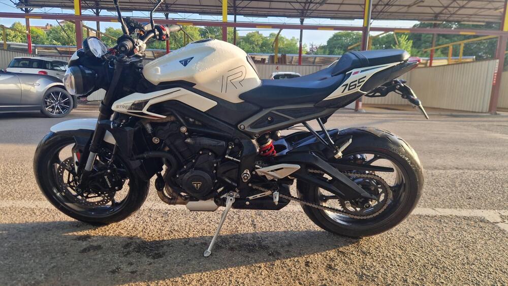 Triumph Street Triple 765 R (2023 - 26) (2)