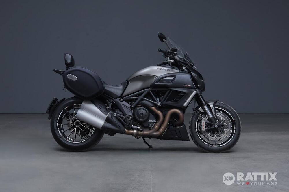 Ducati Diavel 1200 Carbon (2010 - 13) (4)