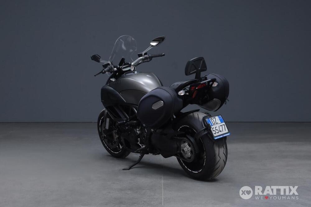 Ducati Diavel 1200 Carbon (2010 - 13) (5)