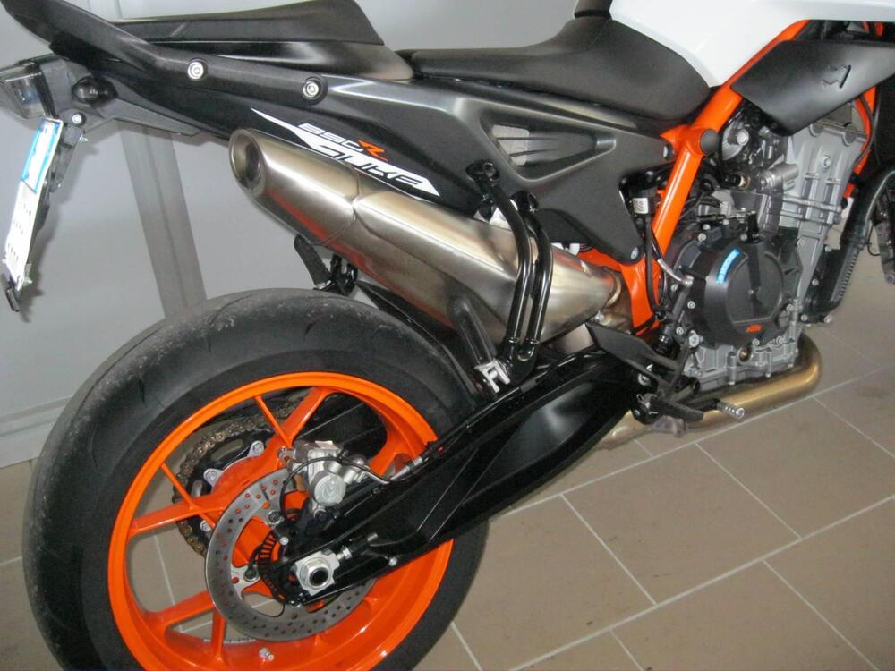 KTM 890 Duke R (2020) (4)