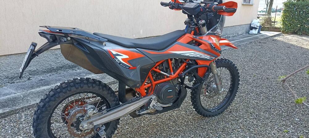 KTM 690 Enduro R (2021) (2)