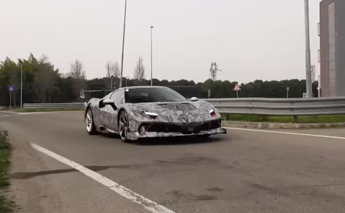 Ferrari 296CS: oltre 900 CV per la nuova supercar estrema di Maranello