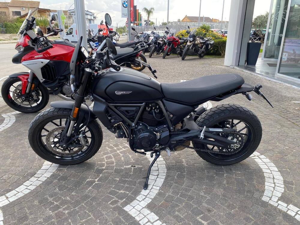Ducati Scrambler 800 Icon Dark (2025 - 26) (2)