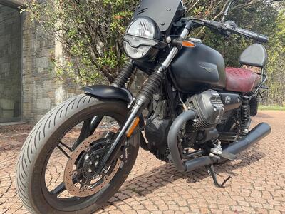 Moto Guzzi V7 Stone (2021 - 24) usata