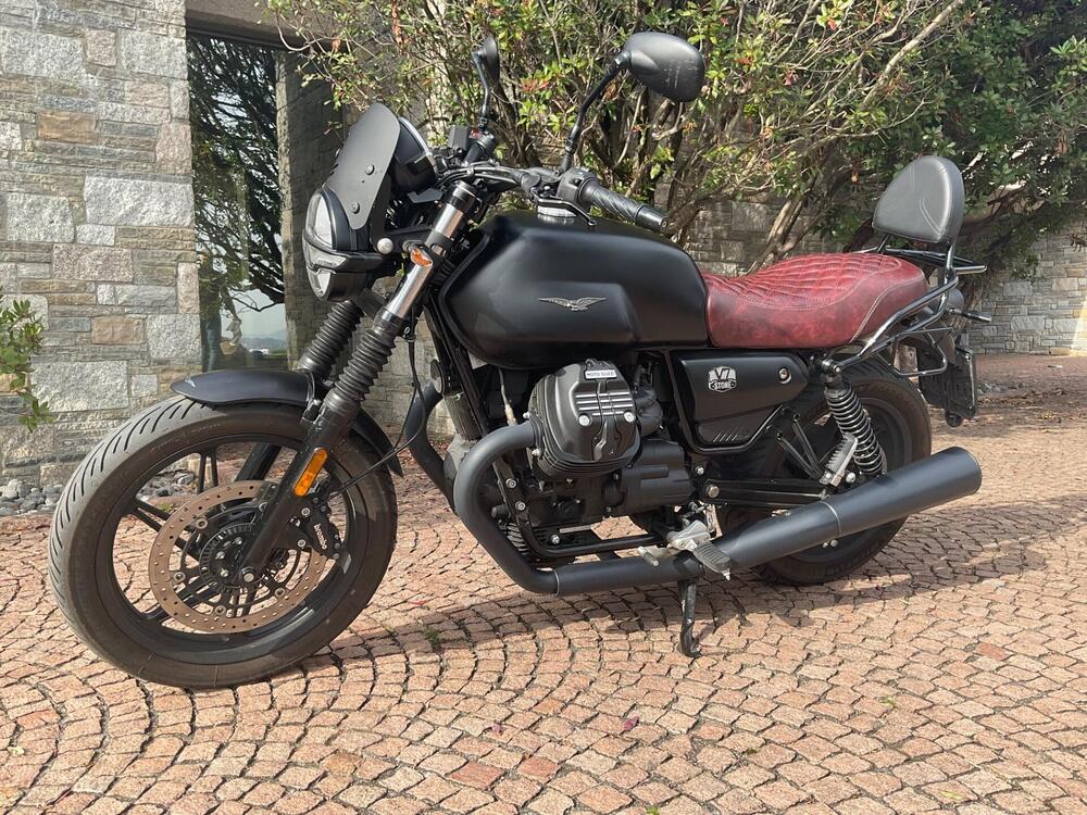 Moto Guzzi V7 Stone (2021 - 24) (9)