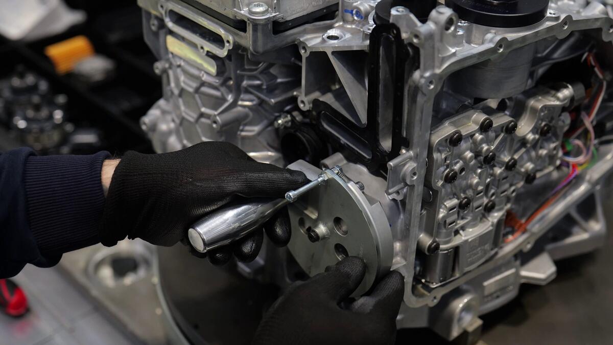 Stellantis porta il cambio delle ibride a Termoli: investimento da 41 milioni, ma i sindacati temono 400 esuberi