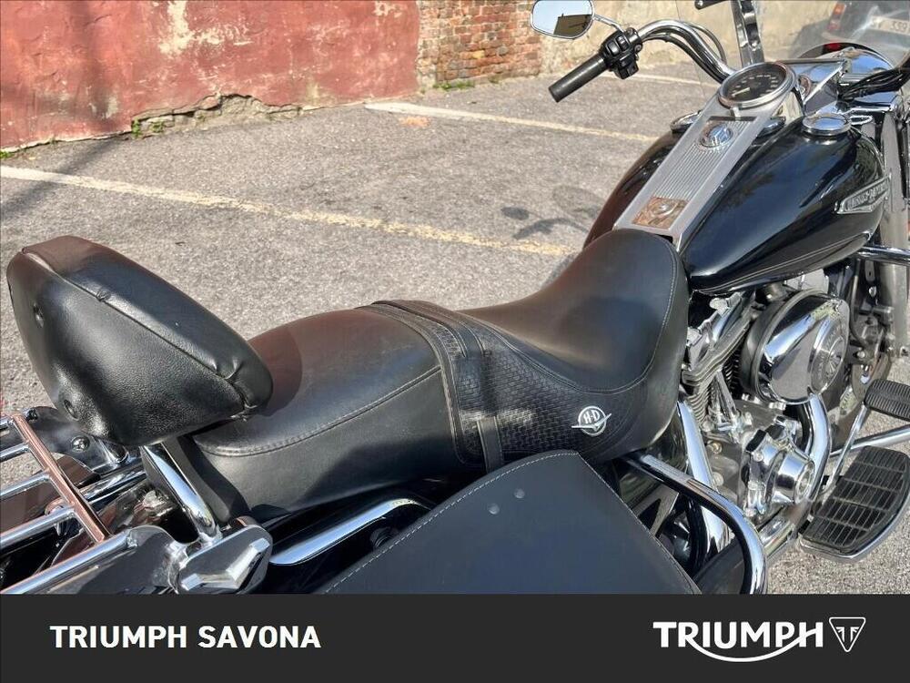 Harley-Davidson 1450 Road King Classic (2003 - 05) - FLHRCI (13)