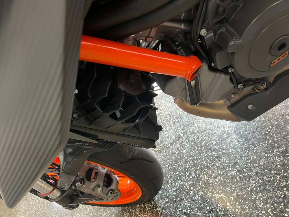 KTM 1290 Super Duke R (2022 - 23) (2)