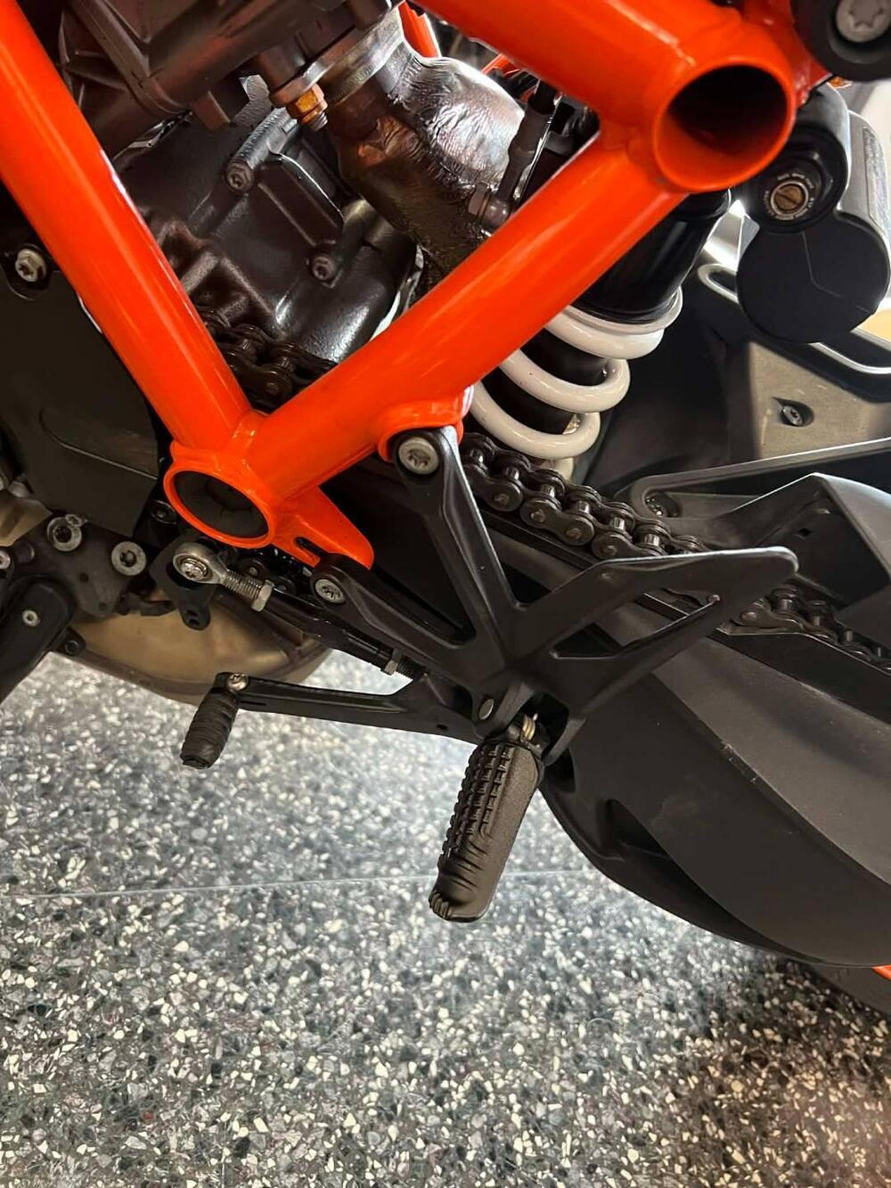 KTM 1290 Super Duke R (2022 - 23) (3)