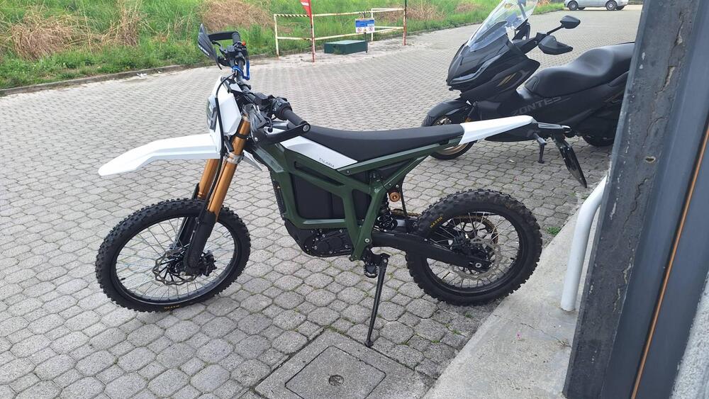 Talaria Moto Komodo TL6000 (2026) (2)