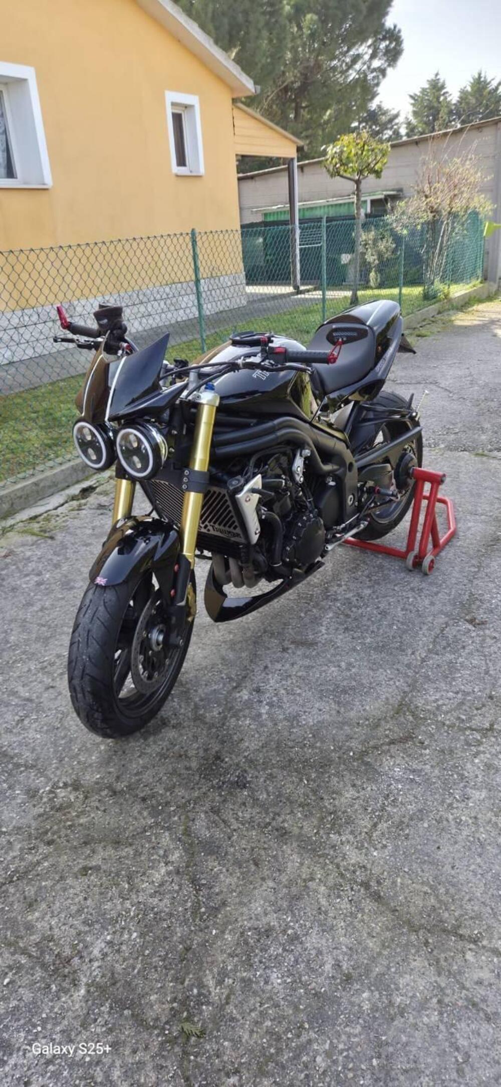 Triumph Speed Triple 1050 (2005 - 11)