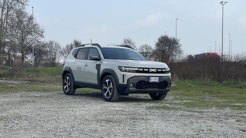 Dacia Duster Hybrid 155: la prova del SUV europeo pi&ugrave; concreto del momento [VIDEO]