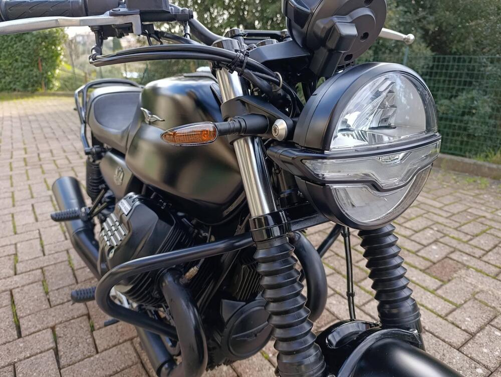 Moto Guzzi V7 Stone (2021 - 24) (5)