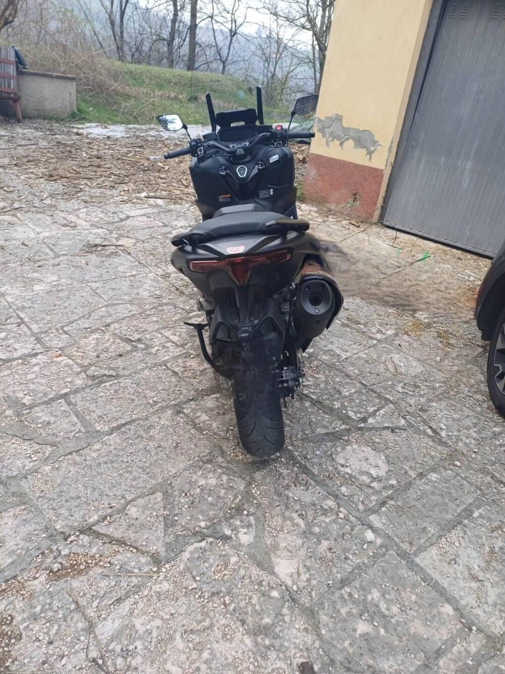 Yamaha T-Max 560 Tech Max (2025 - 26) (2)