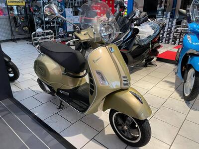 Vespa GTS 300 Hpe Super Tech (2019) usata