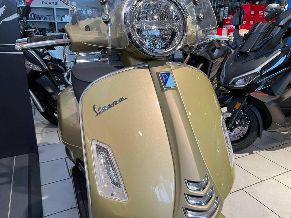 Vespa GTS 300 Hpe Super Tech (2019) (6)