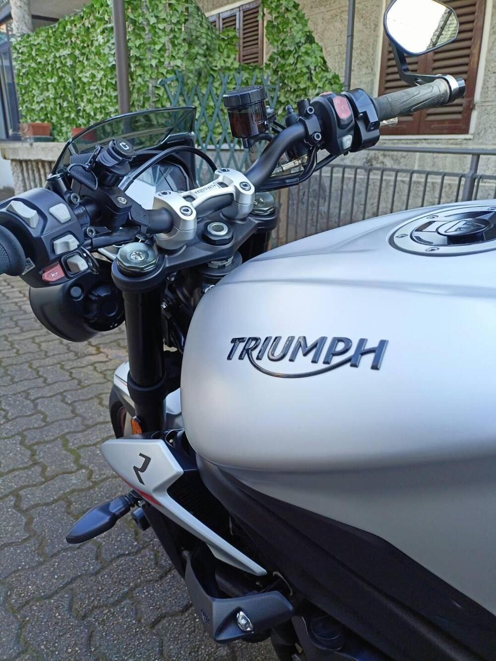 Triumph Street Triple R (2017 - 20) (2)