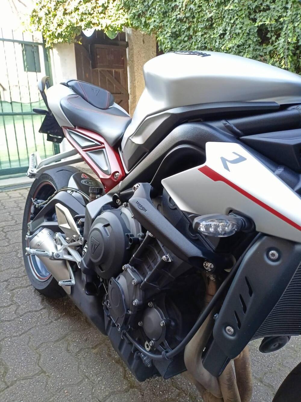 Triumph Street Triple R (2017 - 20) (4)