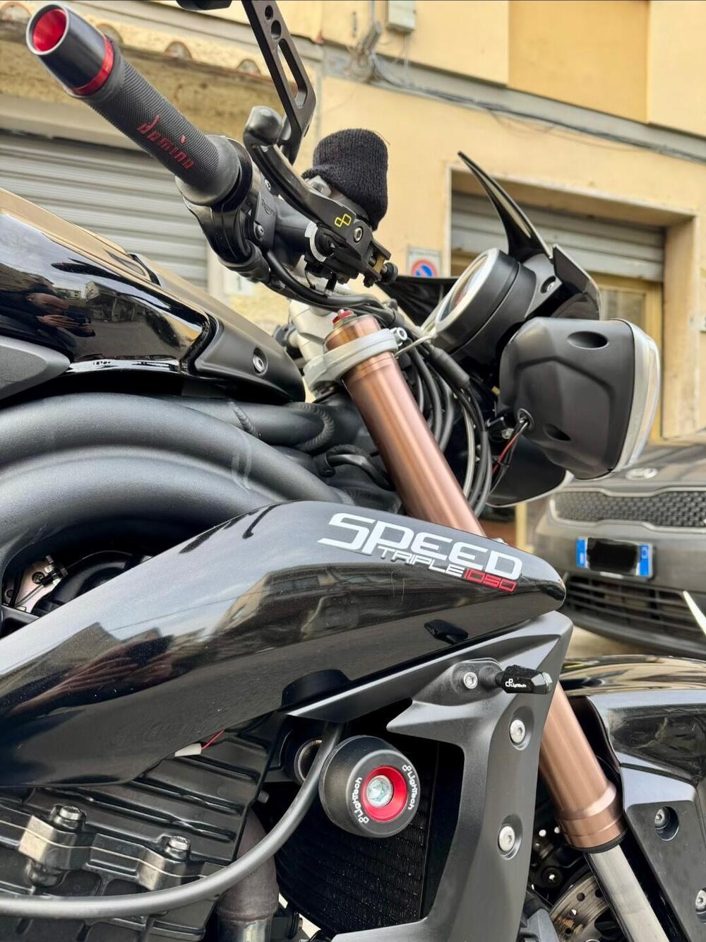 Triumph Speed Triple 1050 (2005 - 11) (9)