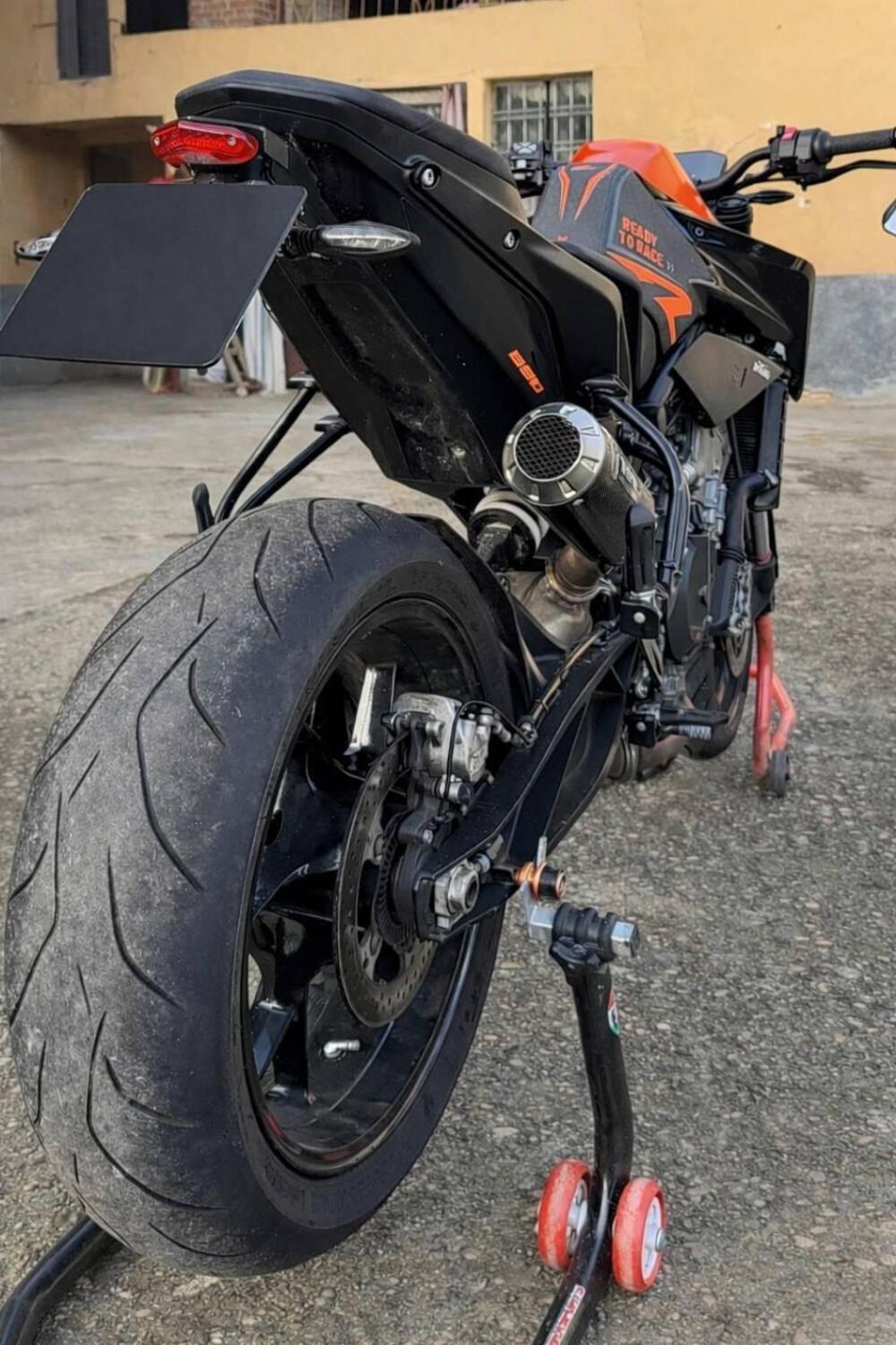 KTM 890 Duke L (2021) (6)