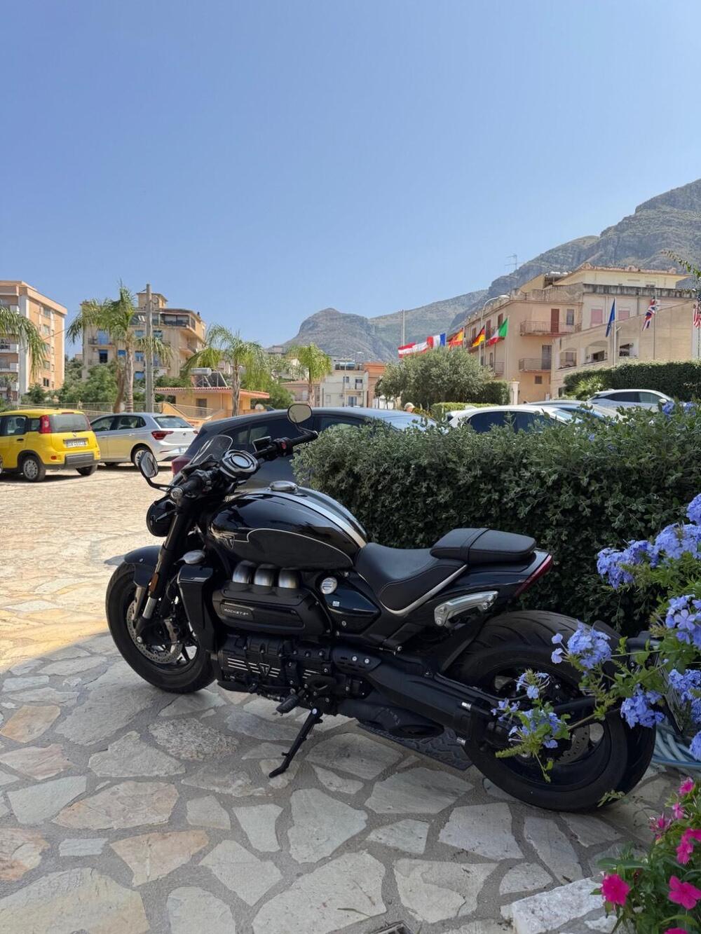 Triumph Rocket 3 Storm R (2024 - 26) (2)