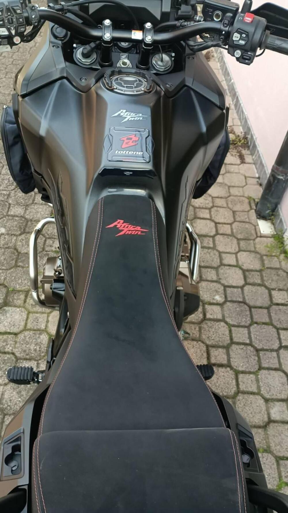 Honda Africa Twin CRF 1100L ES DCT (2024 - 26) (4)