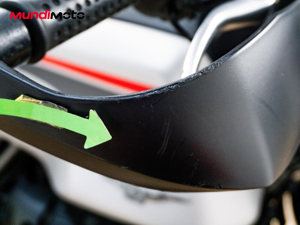 Moto Guzzi V85 TT Travel (2024 - 26) (16)