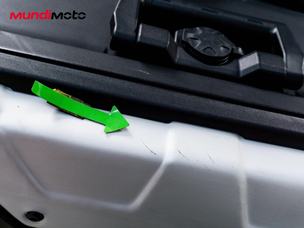 Moto Guzzi V85 TT Travel (2024 - 26) (15)