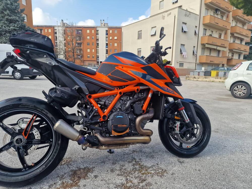 KTM 1290 Super Duke R (2021) (3)