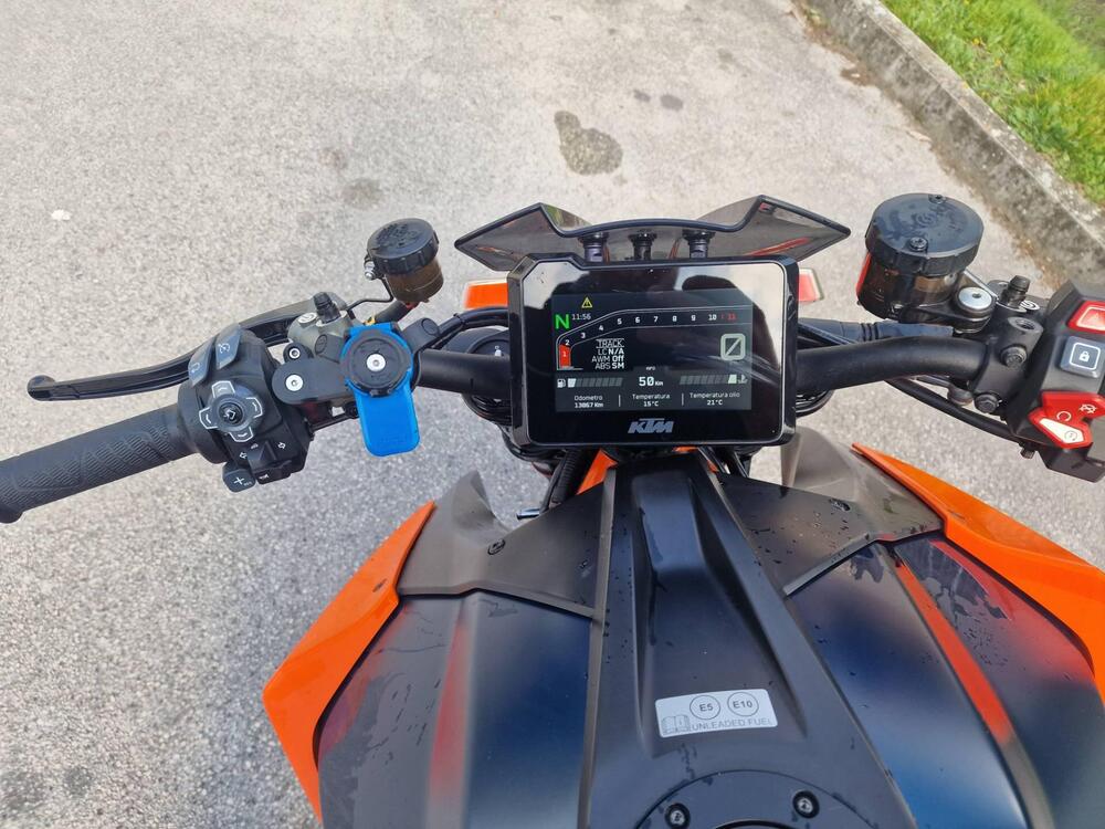KTM 1290 Super Duke R (2021) (8)