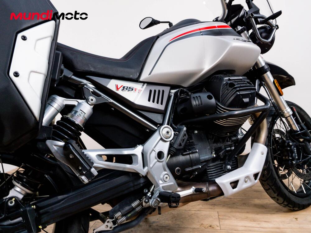 Moto Guzzi V85 TT Travel (2024 - 26) (4)
