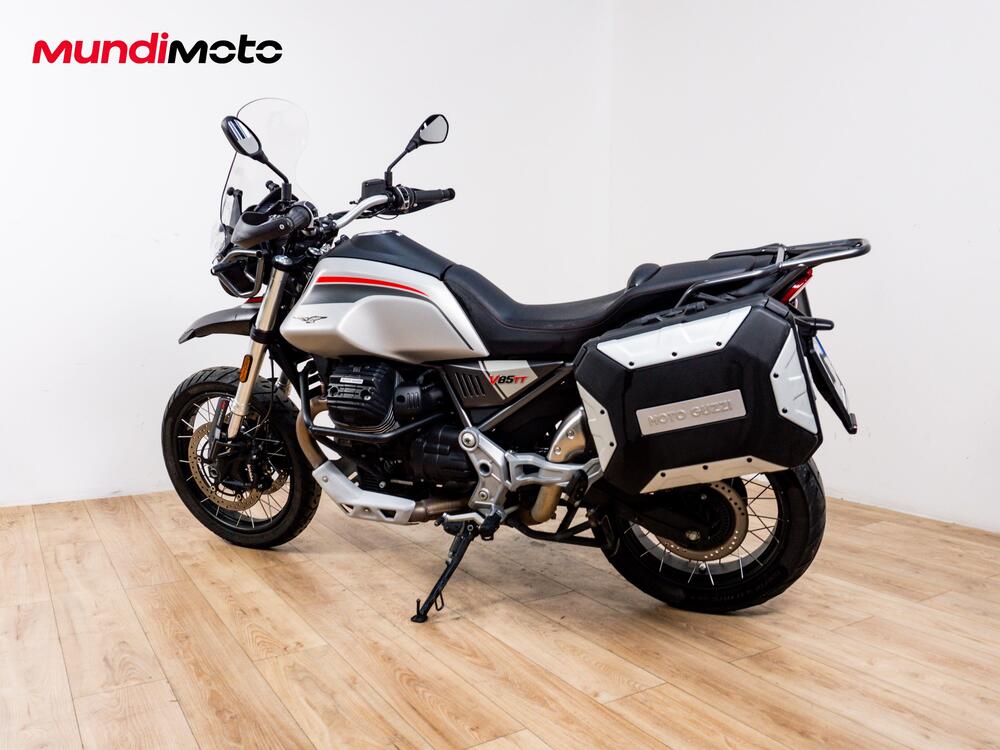 Moto Guzzi V85 TT Travel (2024 - 26) (7)