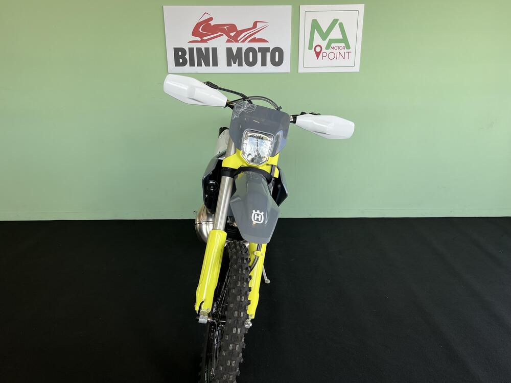 Husqvarna TE 300 Pro (2024) (3)