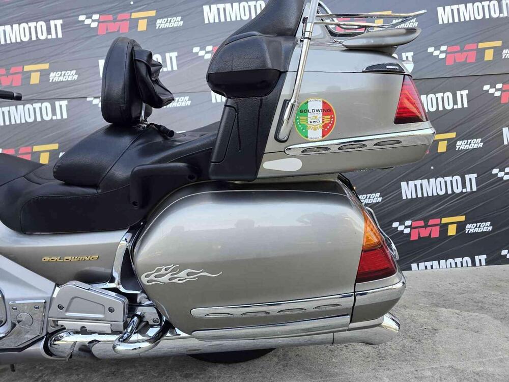 Honda GL 1800 Gold Wing (2000 - 05) (11)