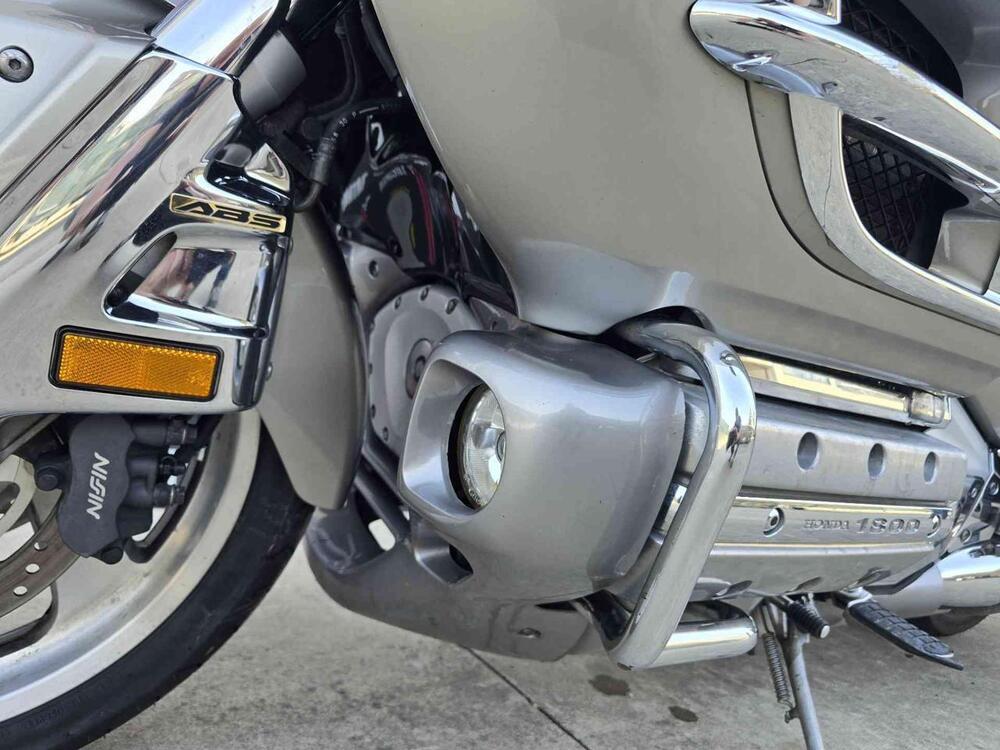 Honda GL 1800 Gold Wing (2000 - 05) (12)