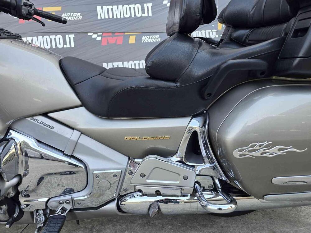 Honda GL 1800 Gold Wing (2000 - 05) (4)