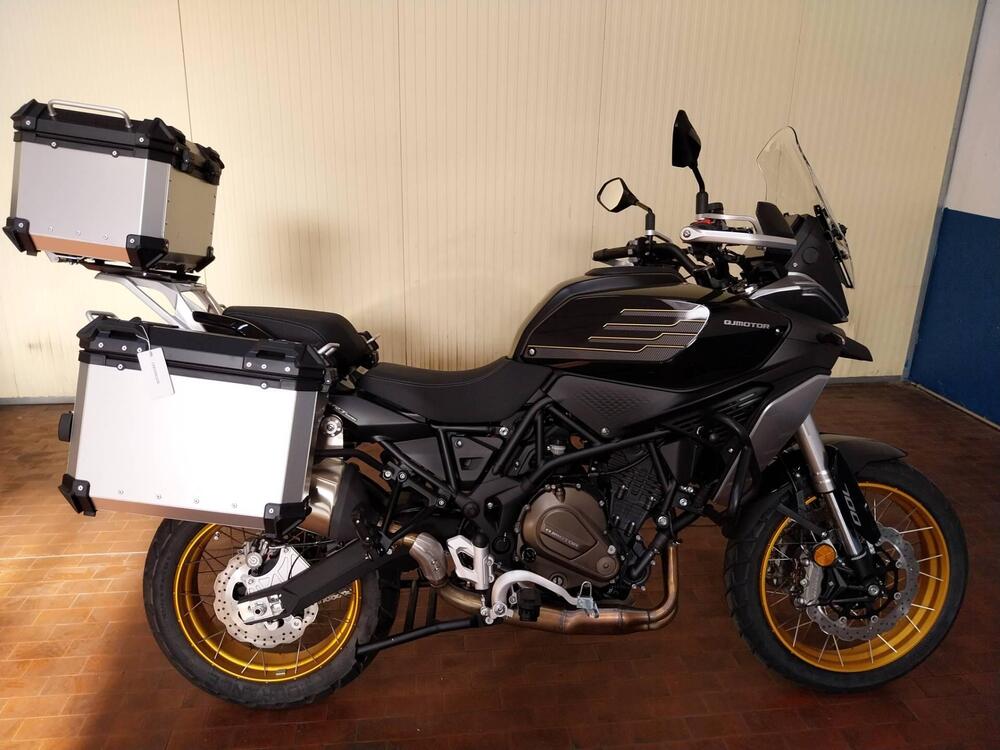 QJ Motor SRT 700 X (2024 - 25) (3)