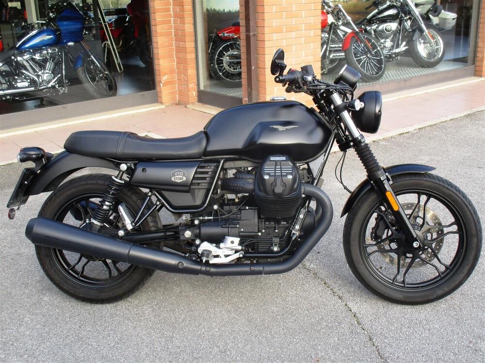 Moto Guzzi V7 III Stone Night Pack (2019 - 20)